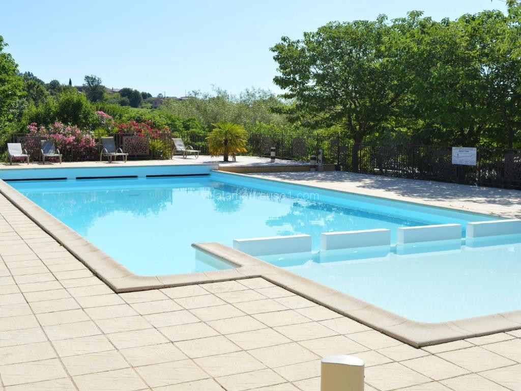 Photo de Quaint Holiday home in Les Vans with pool