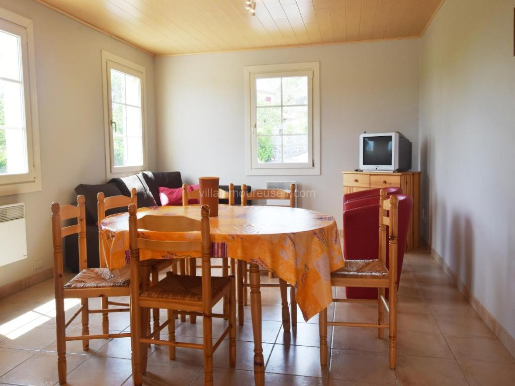 photo de Peaceful holiday home with pool, cleaning included